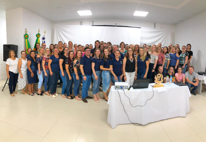 SMECD E APAE PROMOVEM FORMAÇÃO DE EDUCAÇÃO ESPECIAL  